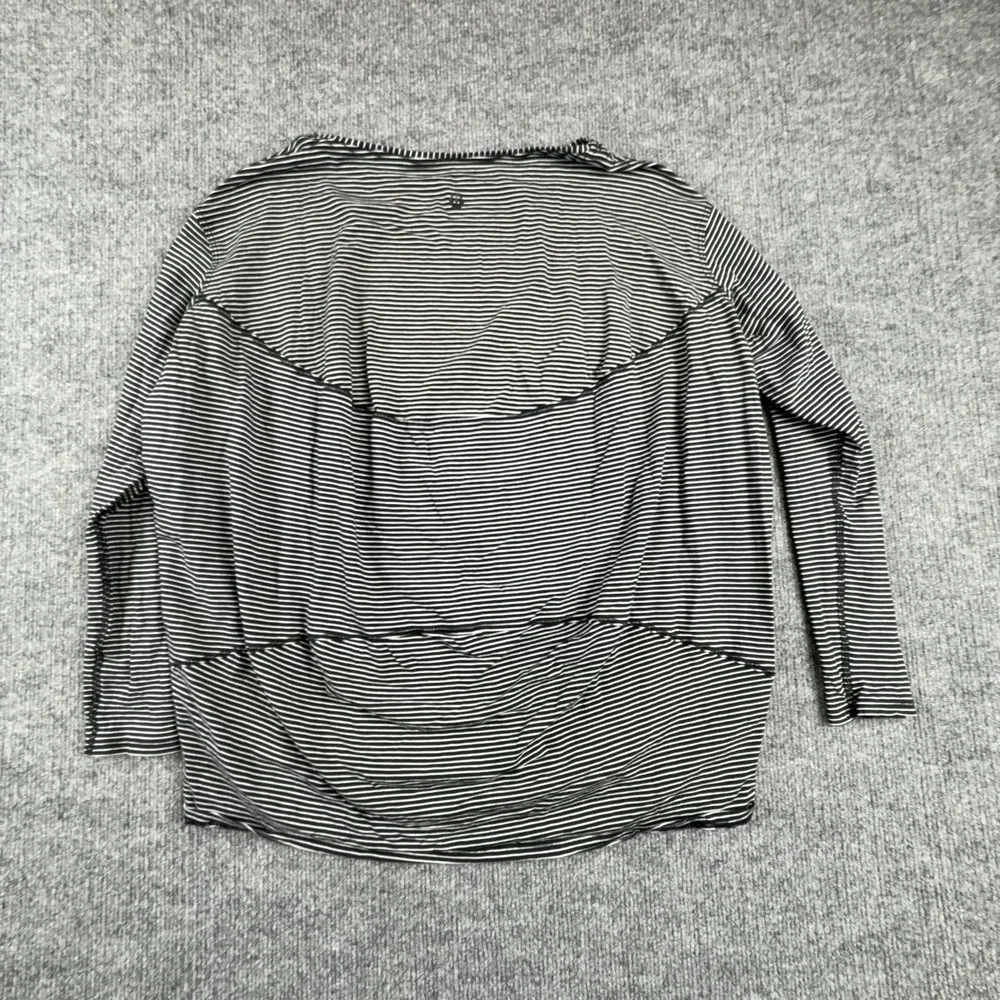 Lululemon Shirt Womens Medium Black Stripe Long Sleeve Yoga Athletic Relaxed Top